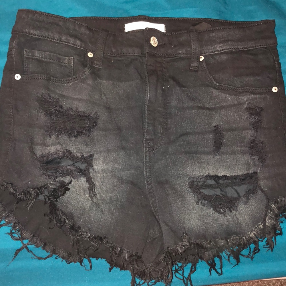 Fashion Nova black shorts size large